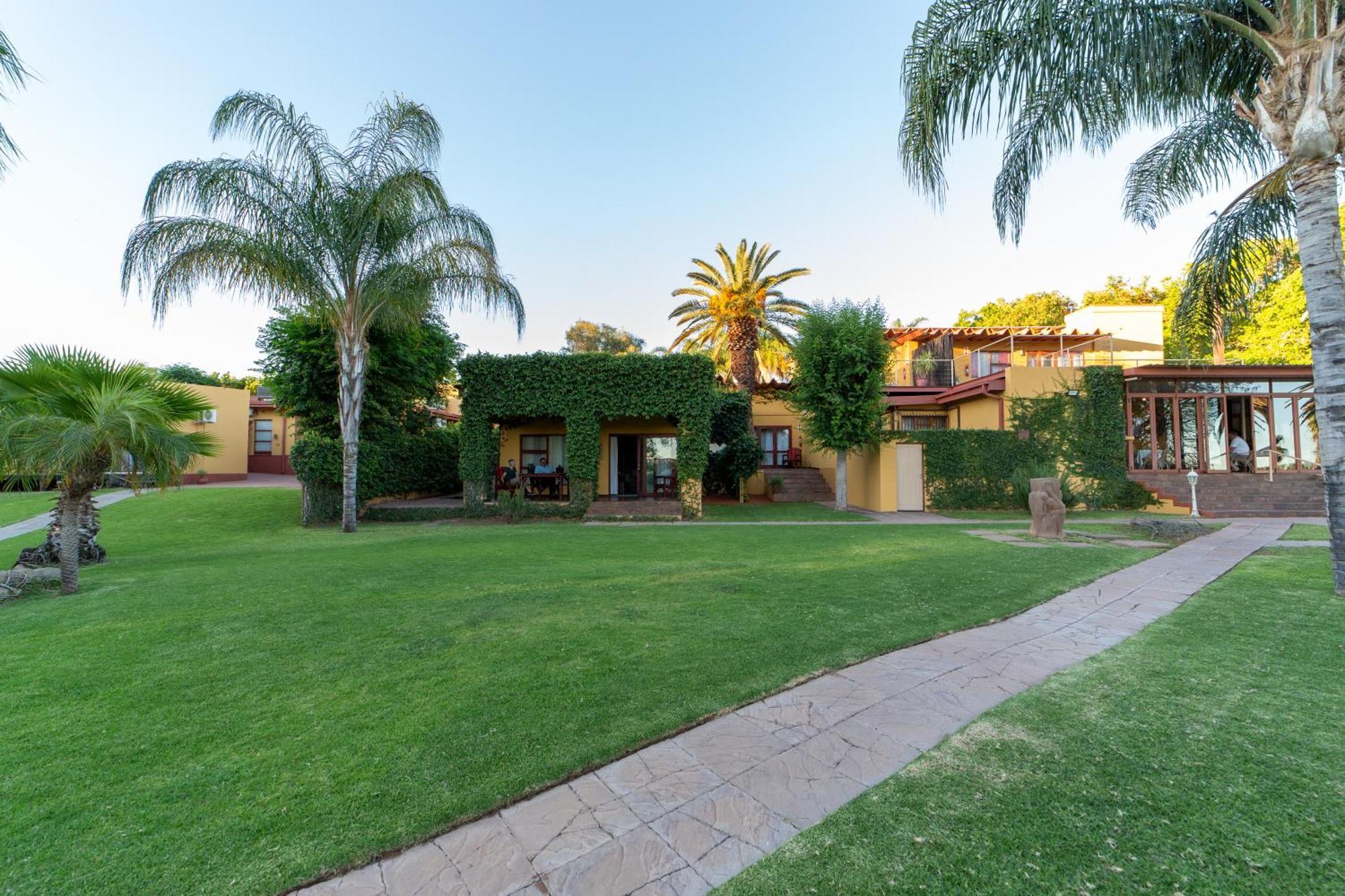 Sunriver Kalahari Lodge Riverside Stay In אפינגטון מראה חיצוני תמונה