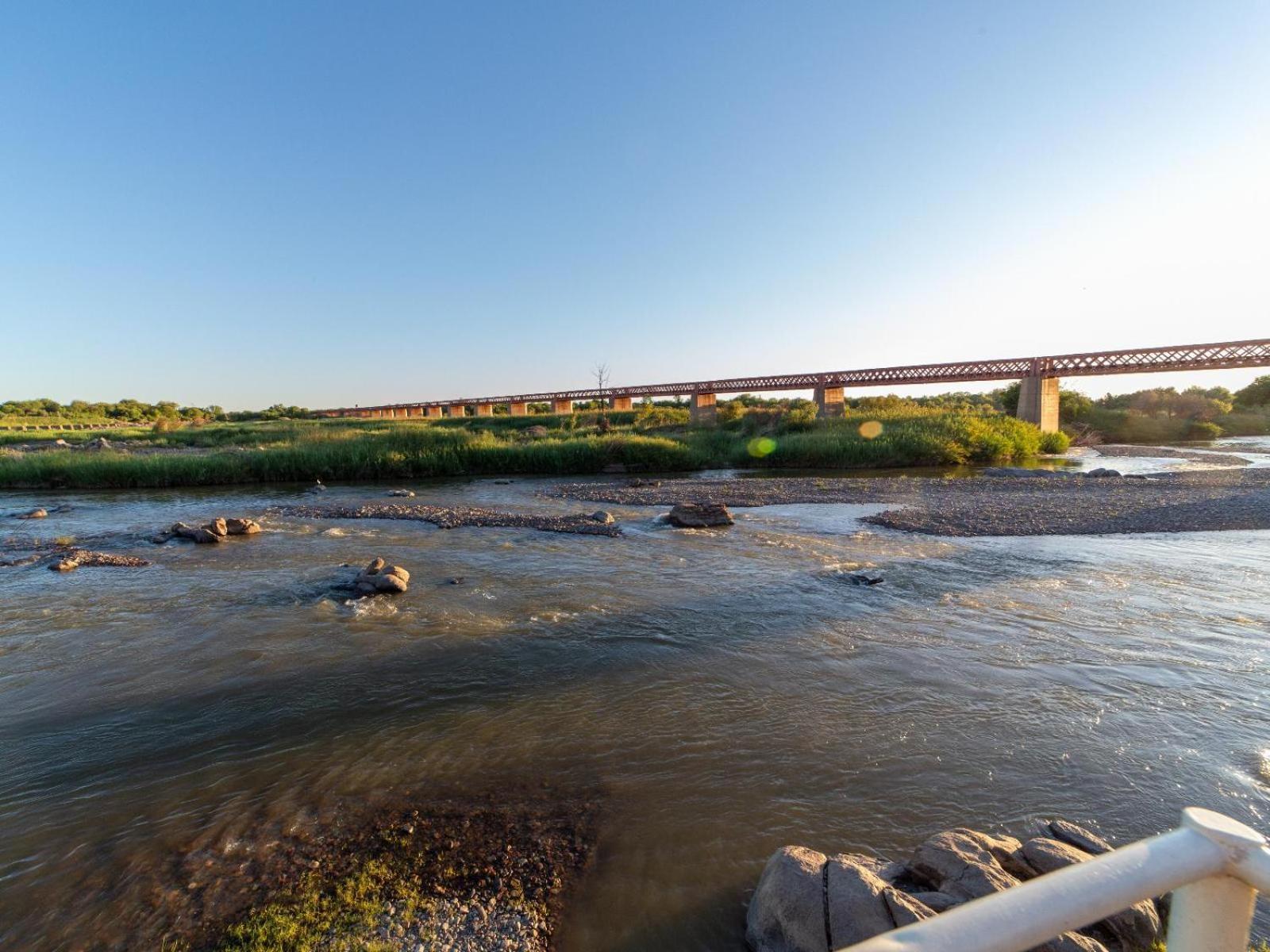 Sunriver Kalahari Lodge Riverside Stay In אפינגטון מראה חיצוני תמונה