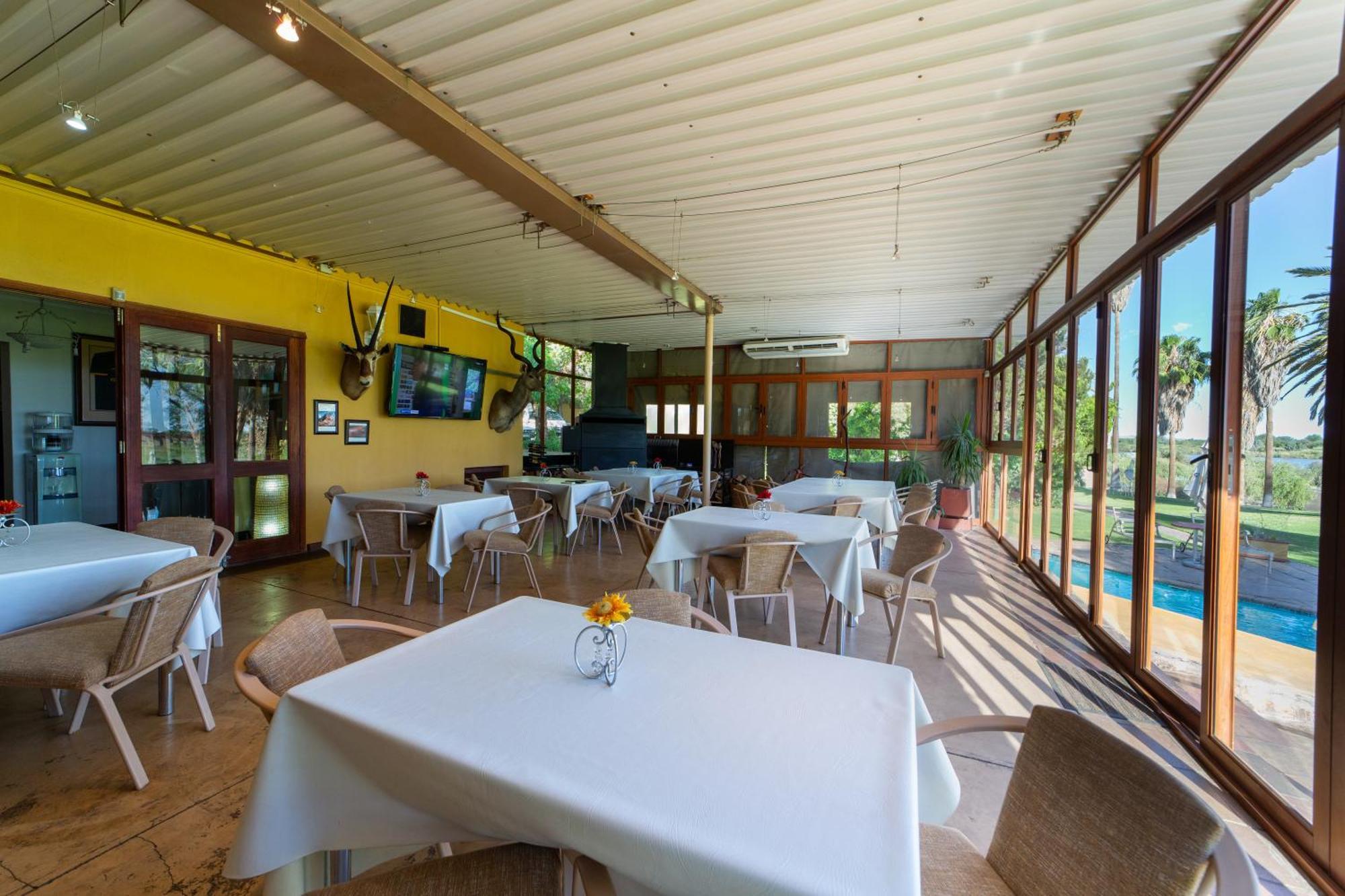 Sunriver Kalahari Lodge Riverside Stay In אפינגטון מראה חיצוני תמונה