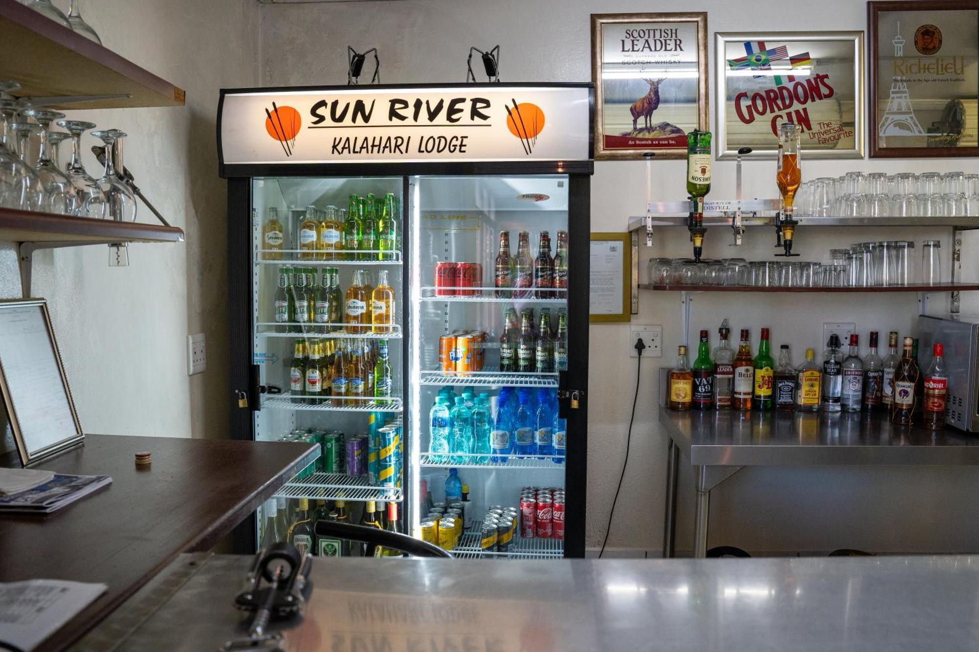 Sunriver Kalahari Lodge Riverside Stay In אפינגטון מראה חיצוני תמונה