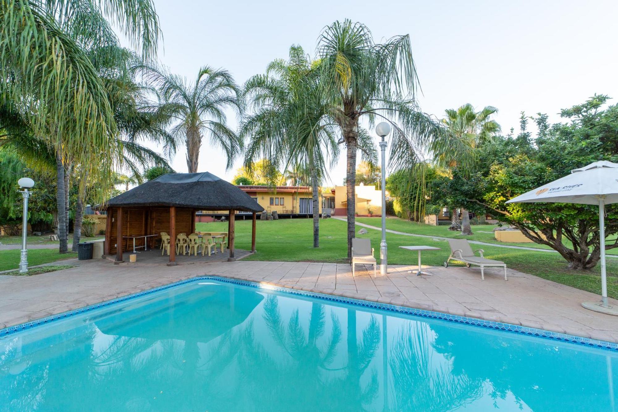 Sunriver Kalahari Lodge Riverside Stay In אפינגטון מראה חיצוני תמונה